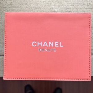 CHANEL Makeup Takeaways - The Nature Getaway in Classic Peach/Coral Color